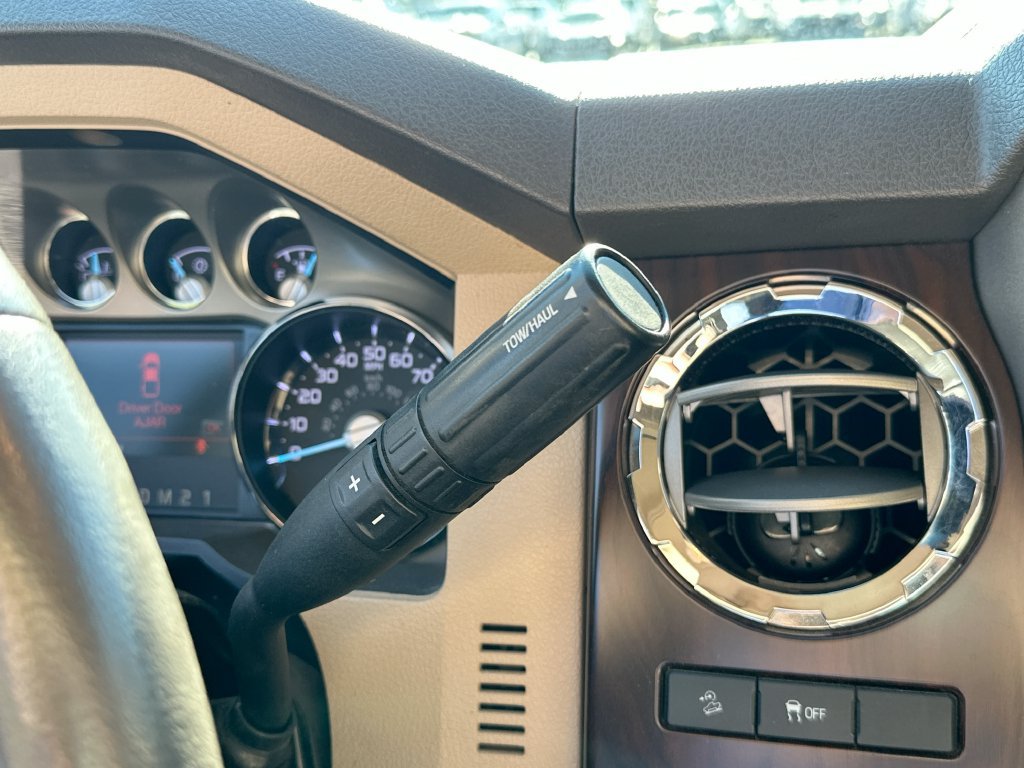 Used 2014 Ford F250 Lariat w/ Lariat Ultimate Package AWD/4WD image 22