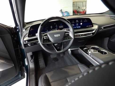 Used 2024 Cadillac Lyriq Sport AWD/4WD image 15