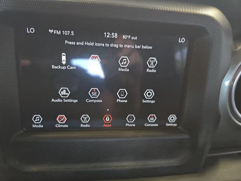 Used 2019 Jeep Wrangler Unlimited Sahara AWD/4WD image 23