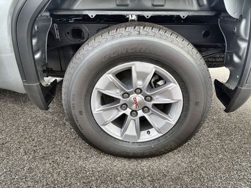 New 2026 GMC Sierra 1500 SLE image 12
