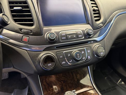 Used 2015 Chevrolet Impala LT w/ Convenience Package FWD image 20