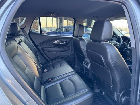 Used 2023 GMC Terrain SLT w/ Elevation Edition image 13