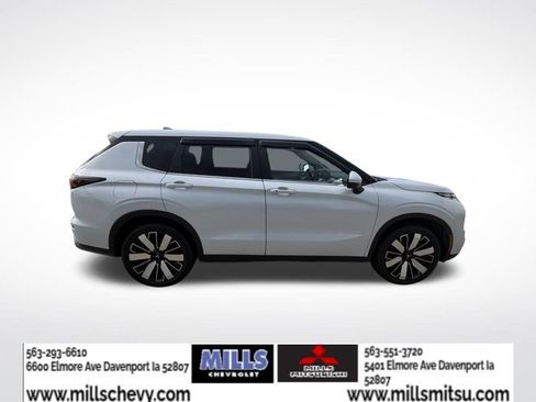 Used 2025 Mitsubishi Outlander SE FWD image 4