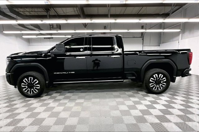 Used 2024 GMC Sierra 2500 Denali Ultimate AWD/4WD image 13