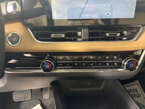 New 2026 Chevrolet Equinox ACTIV w/ Convenience Package III FWD image 8