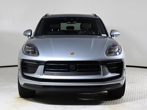 Certified 2024 Porsche Macan image 10