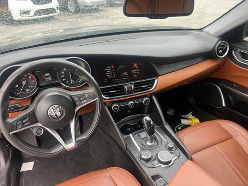 Used 2019 Alfa Romeo Giulia RWD image 10