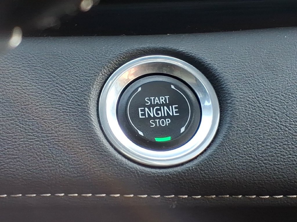 Used 2024 Cadillac Escalade ESV Premium Luxury w/ LPO, Floor Liner Package AWD/4WD image 24