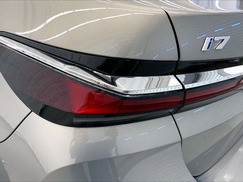 Used 2024 BMW i7 eDrive50 RWD image 28