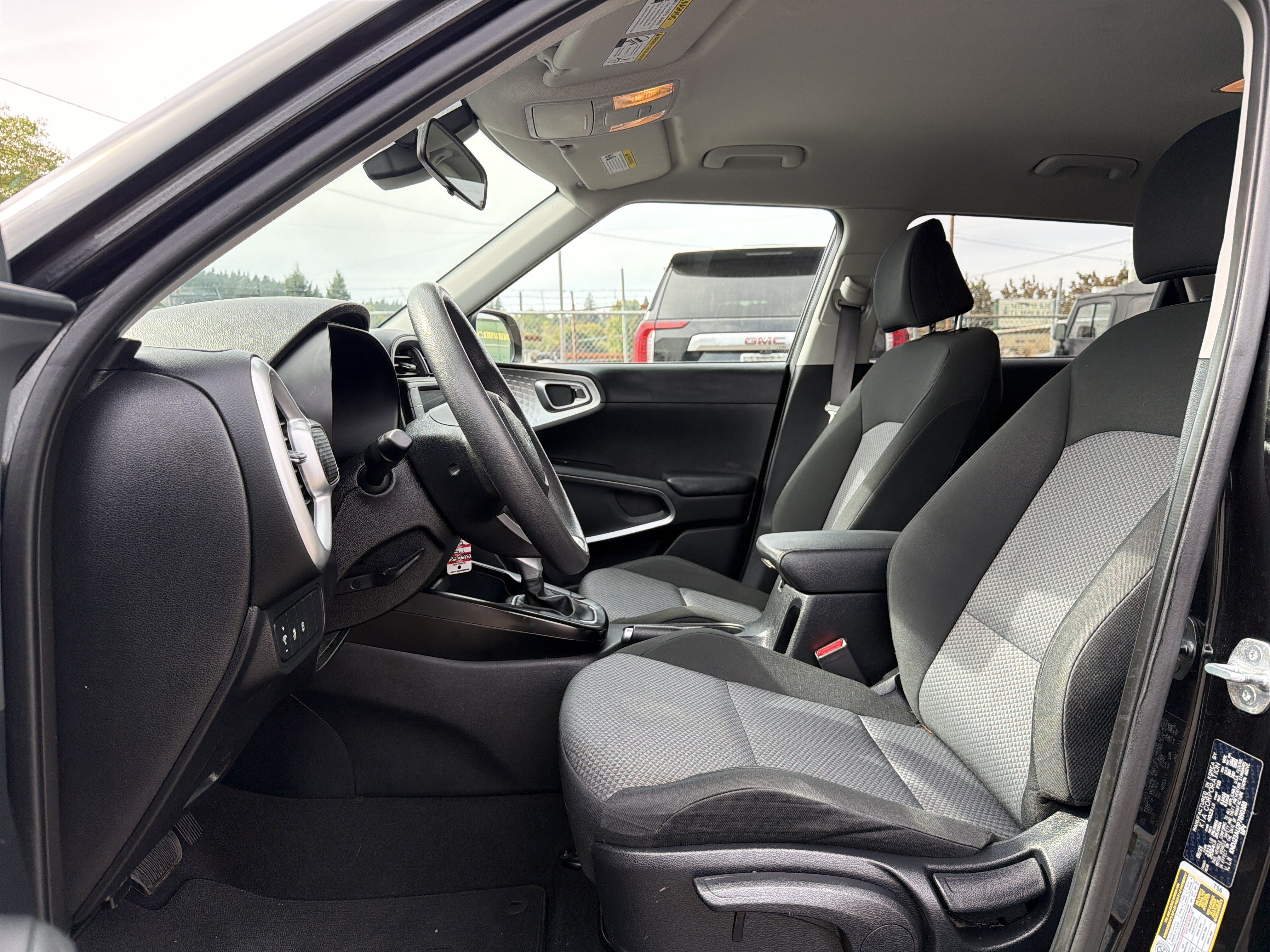 Used 2023 Kia Soul LX FWD image 9