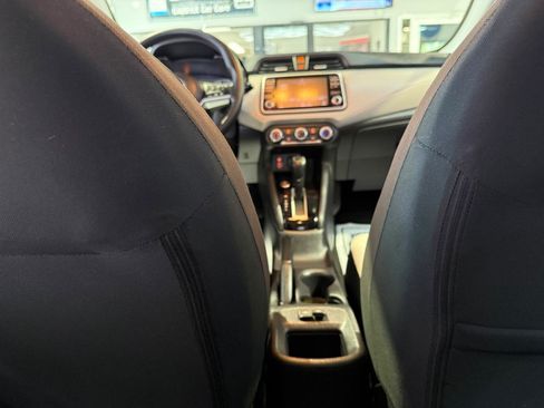Used 2022 Nissan Versa SV FWD image 18