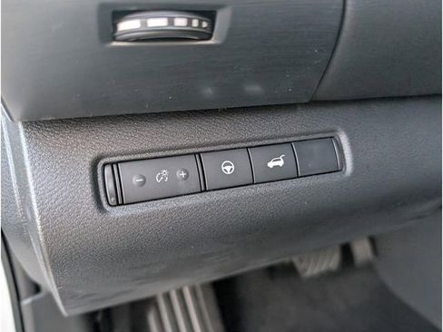 New 2025 Nissan Pathfinder SL w/ SL Premium Package image 18