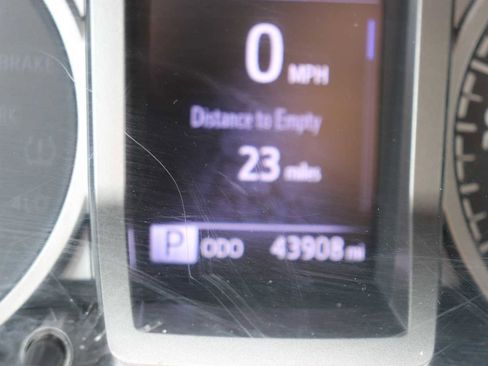 Certified 2019 Toyota Tacoma SR5 image 11