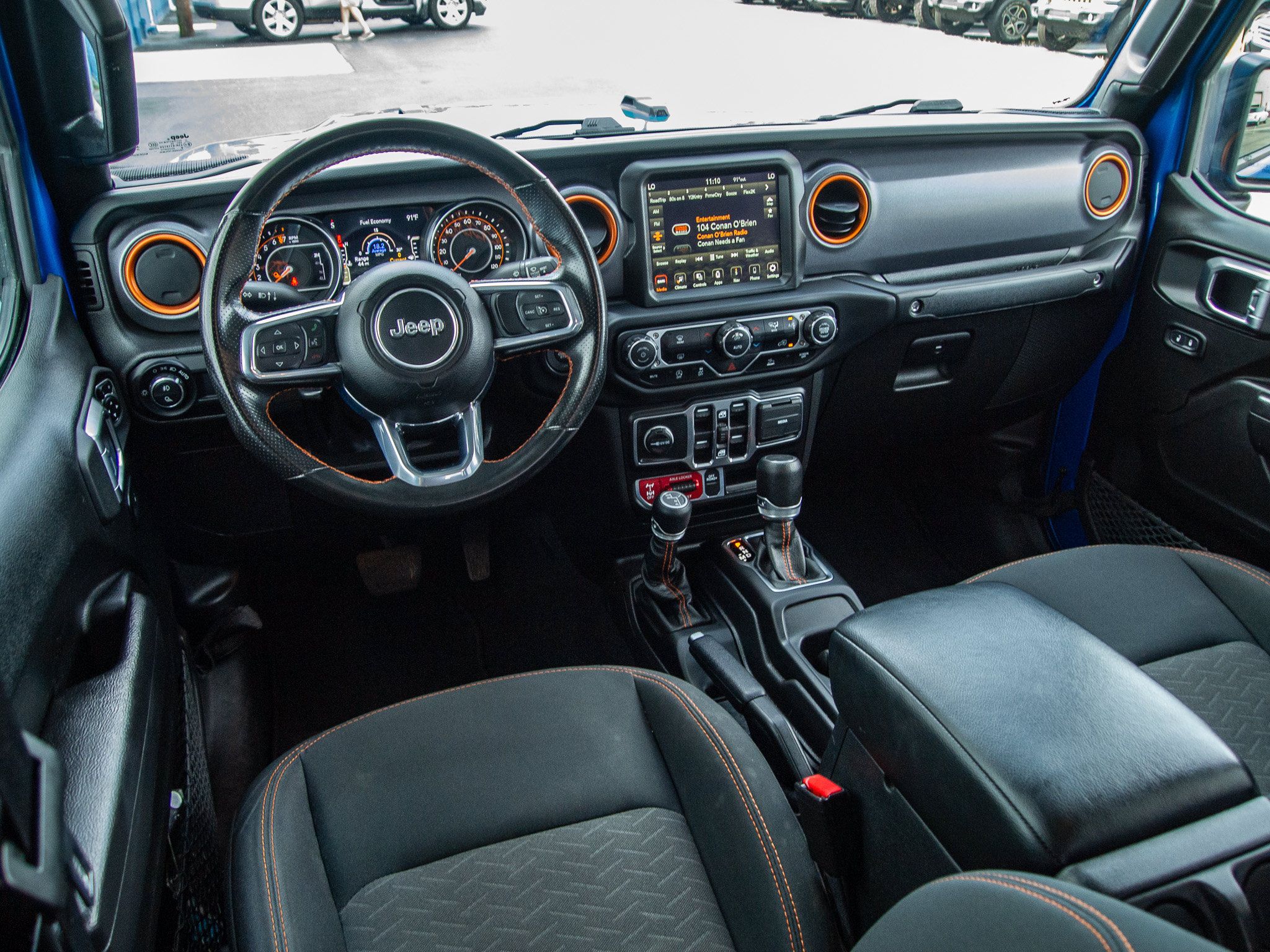 Used 2023 Jeep Gladiator Mojave AWD/4WD image 25