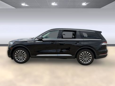 Used 2024 Lincoln Aviator 2WD w/ Premium Package image 2