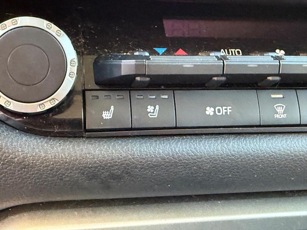 Used 2023 Toyota Tundra Limited AWD/4WD image 23