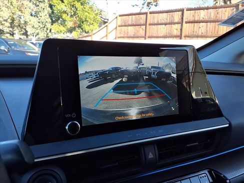 Certified 2023 Toyota Prius XLE image 9