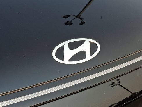 New 2026 Hyundai Kona Limited FWD image 7