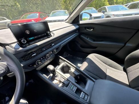 Used 2025 Honda Accord SE image 23