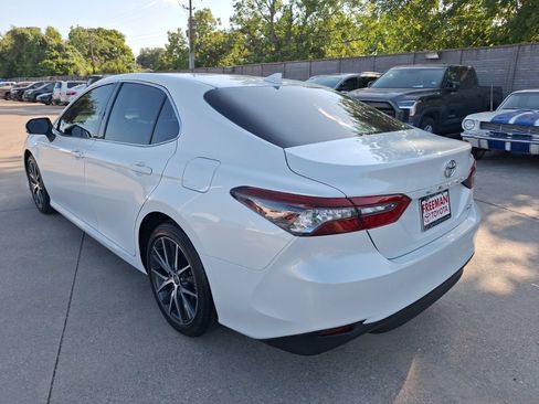Used 2024 Toyota Camry XLE FWD image 4