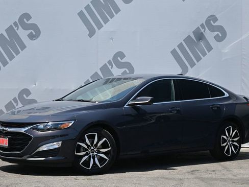 Used 2025 Chevrolet Malibu RS FWD image 1