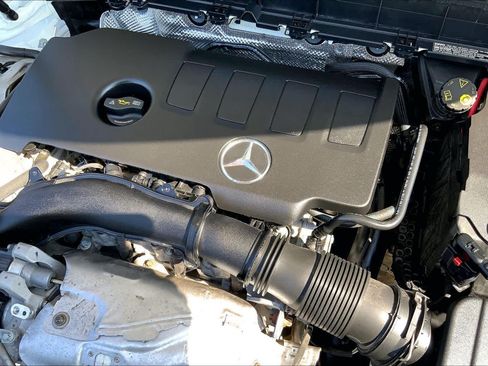 Certified 2022 Mercedes-Benz GLB 250 4MATIC image 33