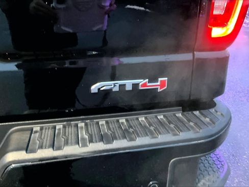 Used 2022 GMC Sierra 1500 AT4 w/ AT4 Premium Package image 7
