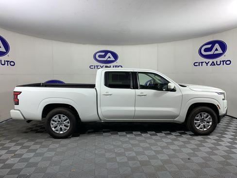 Used 2022 Nissan Frontier SV w/ Technology Package RWD image 2
