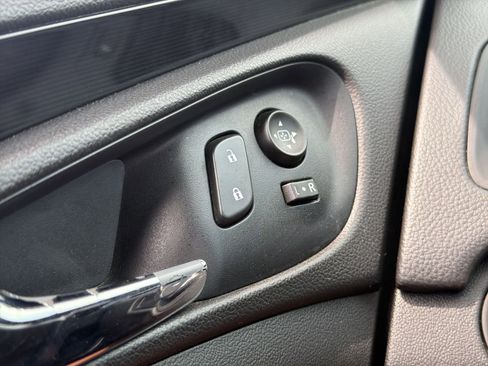 Used 2016 Buick Regal Premium FWD image 27