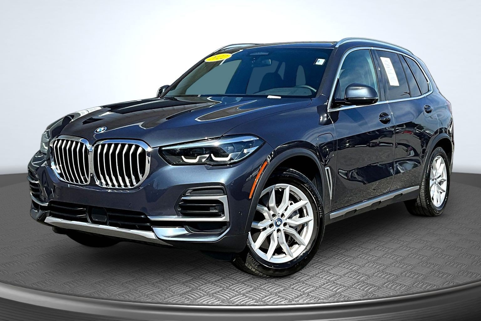 Used 2022 BMW X5 xDrive45e AWD/4WD image 1
