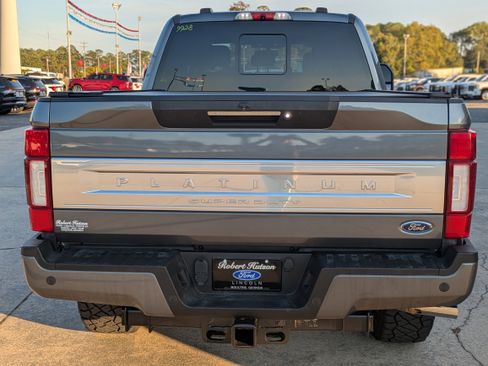 Used 2022 Ford F250 Platinum image 8