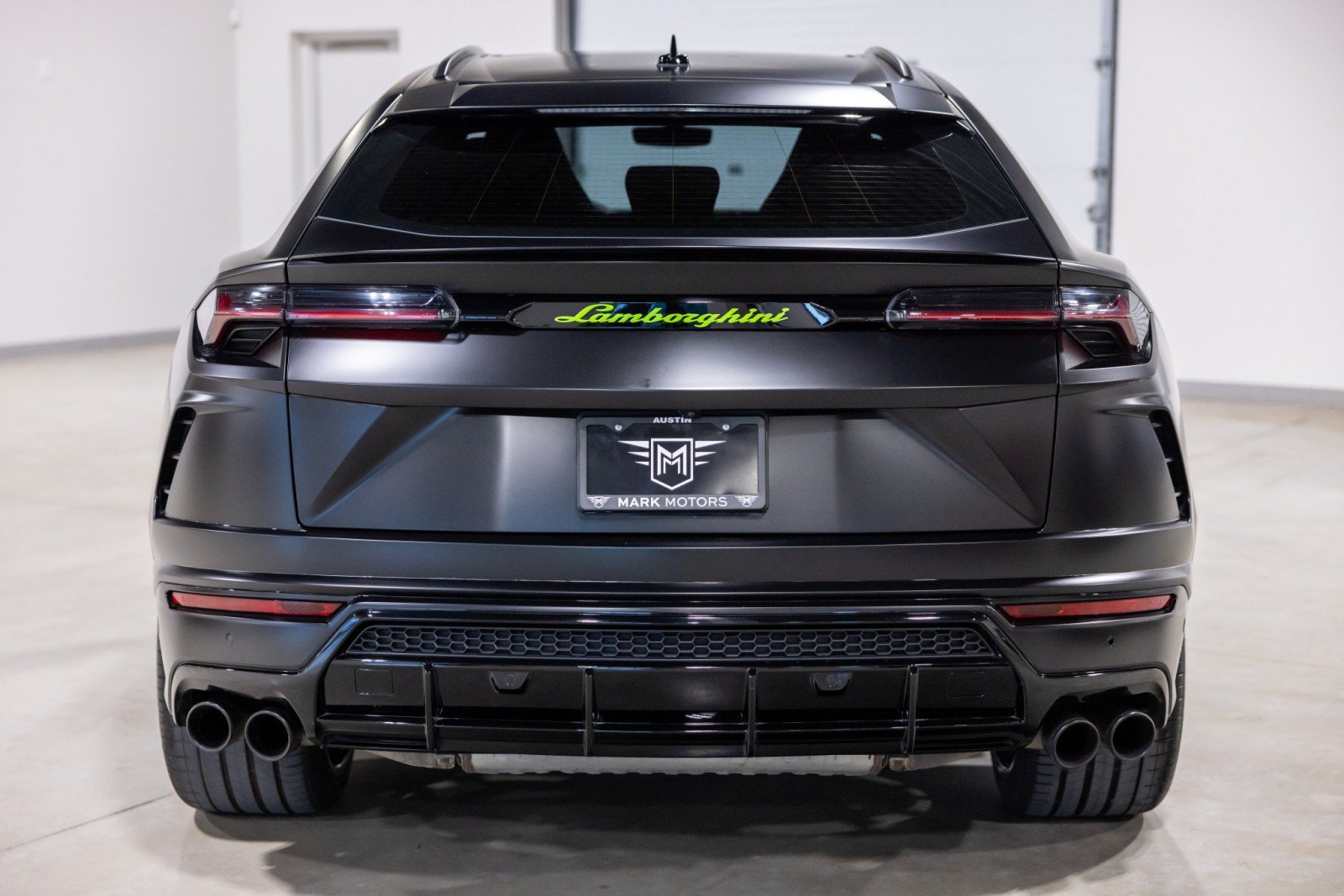 Used 2022 Lamborghini Urus AWD/4WD image 8