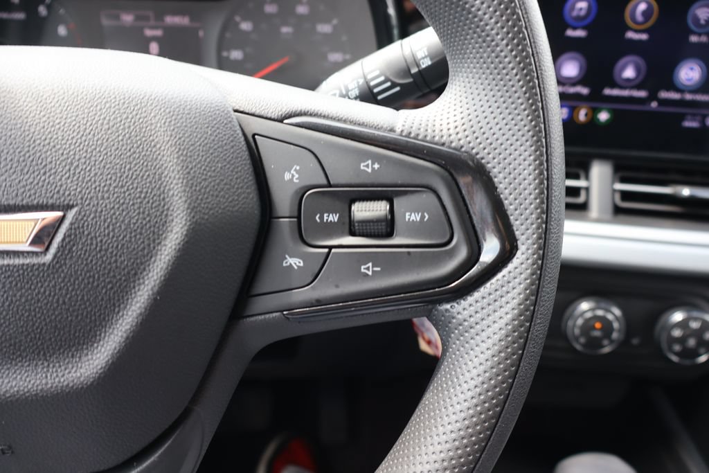 Used 2024 Chevrolet Trax LS w/ LS Convenience Package FWD image 8