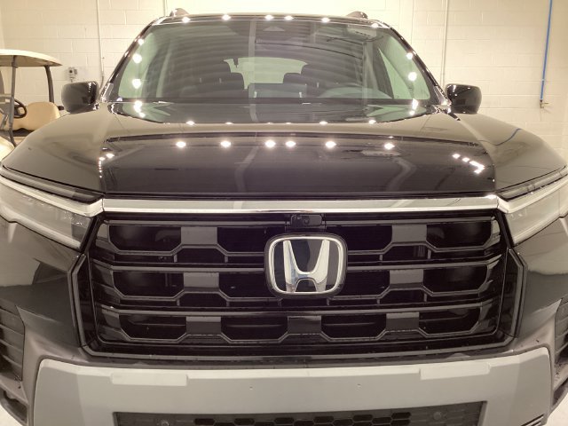 New 2026 Honda Pilot Touring image 2
