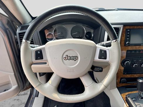 Used 2008 Jeep Grand Cherokee Limited w/ Trailer Tow Group IV AWD/4WD image 16