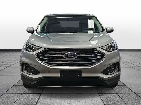 Used 2024 Ford Edge Titanium image 2