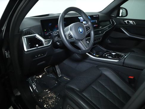 Certified 2025 BMW X5 xDrive50e w/ M Sport Package AWD/4WD image 19