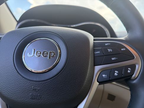 Used 2020 Jeep Grand Cherokee Limited w/ Luxury Group II RWD image 10