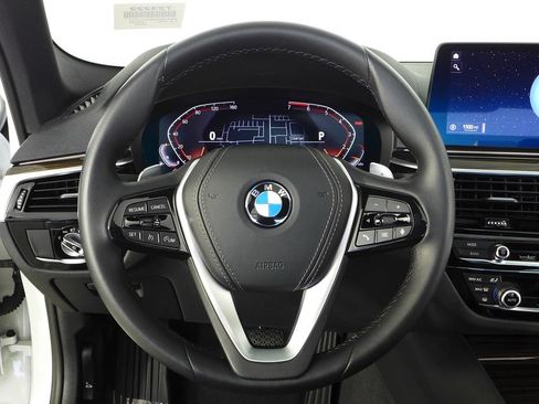 Used 2023 BMW 530i w/ Convenience Package RWD image 27