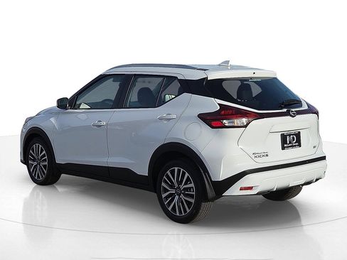 Used 2024 Nissan Kicks SV image 4