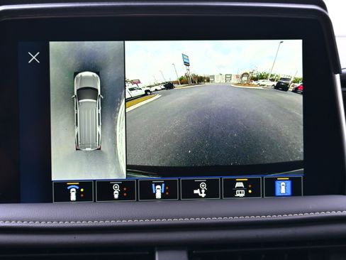 Used 2024 Chevrolet Suburban Premier w/ Premium Package 2 image 20