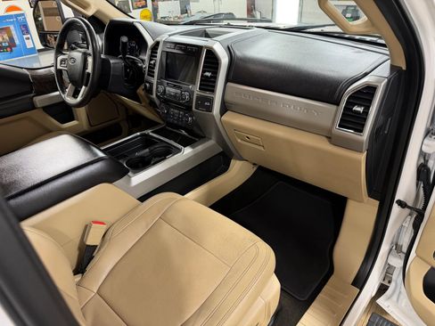 Used 2018 Ford F250 Lariat w/ Lariat Ultimate Package AWD/4WD image 20