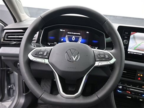 New 2025 Volkswagen Jetta SE image 2