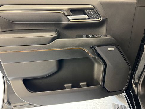 Used 2025 GMC Sierra 2500 AT4 w/ AT4 Premium Plus Package image 12