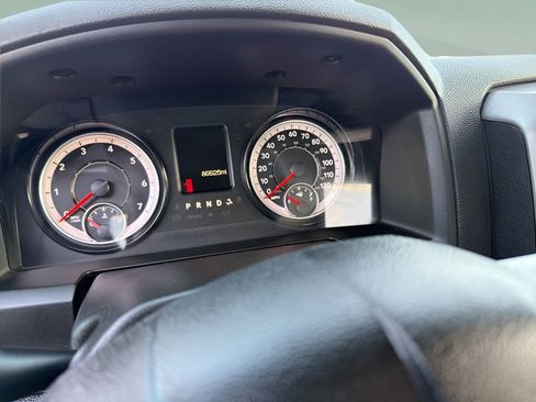 Used 2021 RAM 1500 Classic SLT image 28