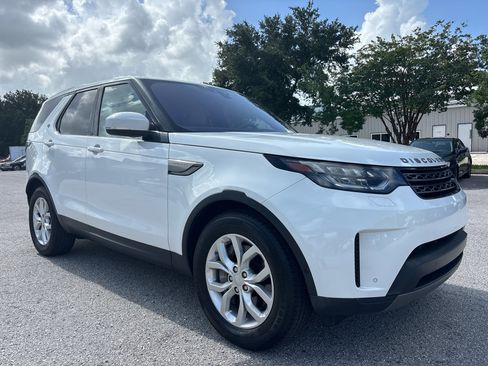 Used 2020 Land Rover Discovery SE image 4