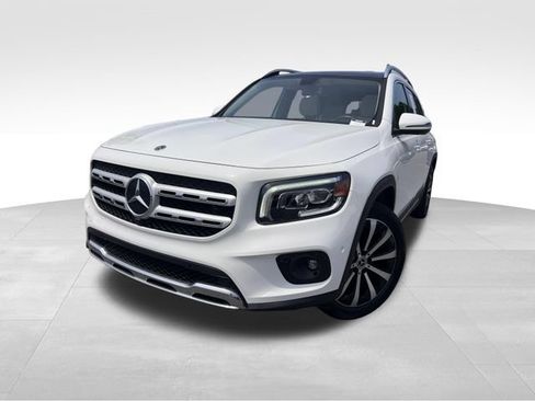 Used 2021 Mercedes-Benz GLB 250 w/ Premium Package image 9