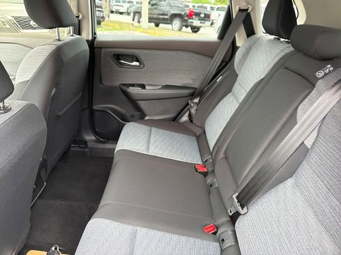 Used 2023 Nissan Rogue SV image 31