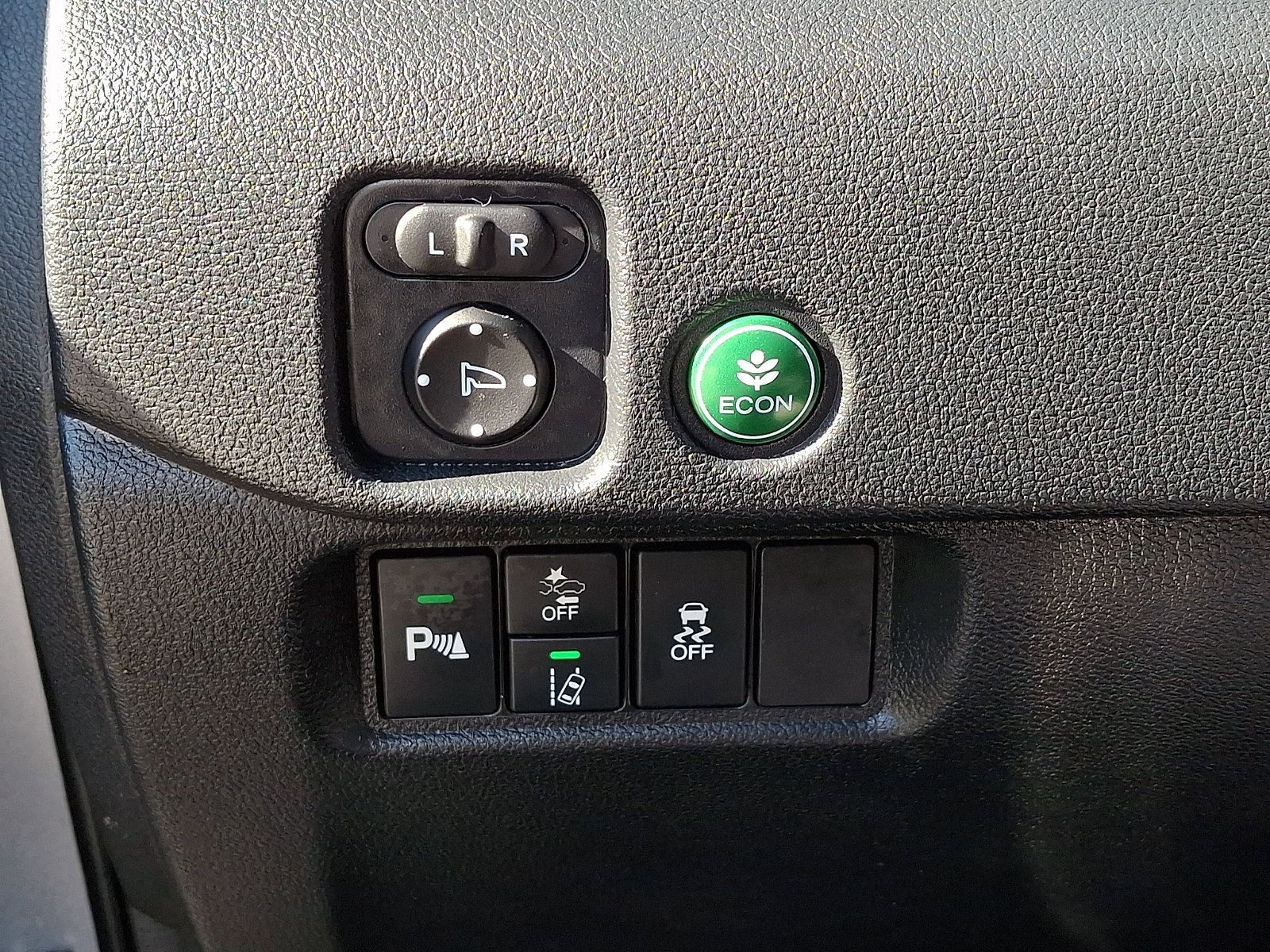 Used 2025 Honda Passport EX-L image 25