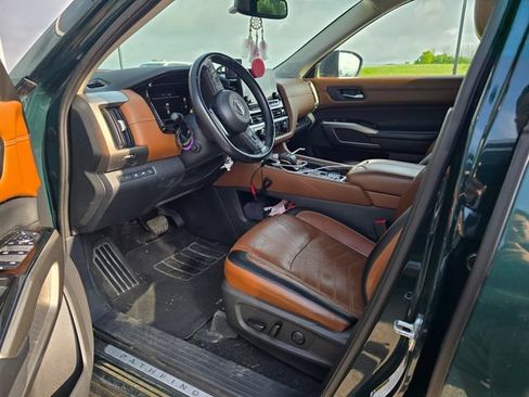Used 2022 Nissan Pathfinder Platinum w/ Cargo Package FWD image 6